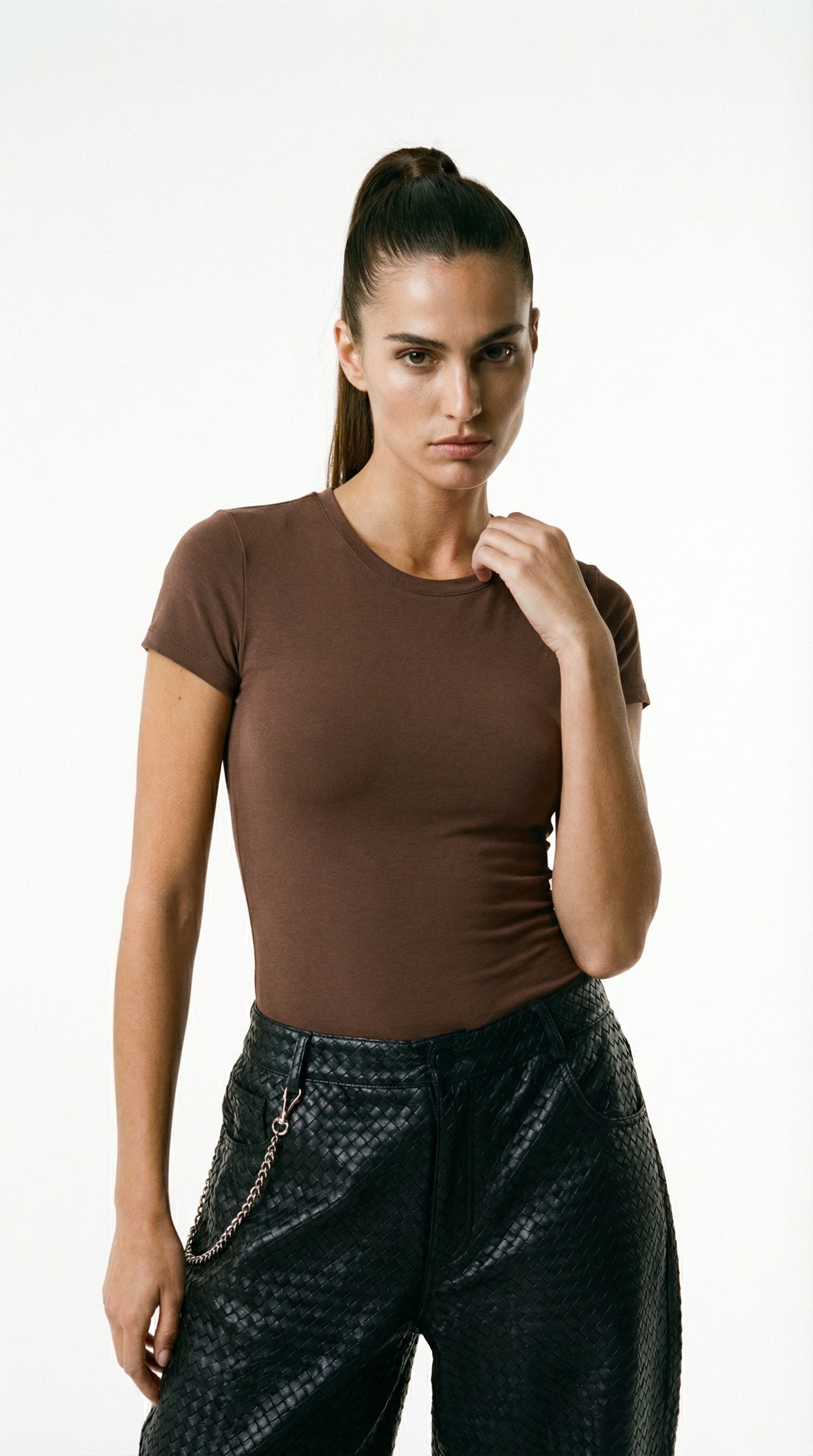 BROWN ROUND NECK BASIC TOP