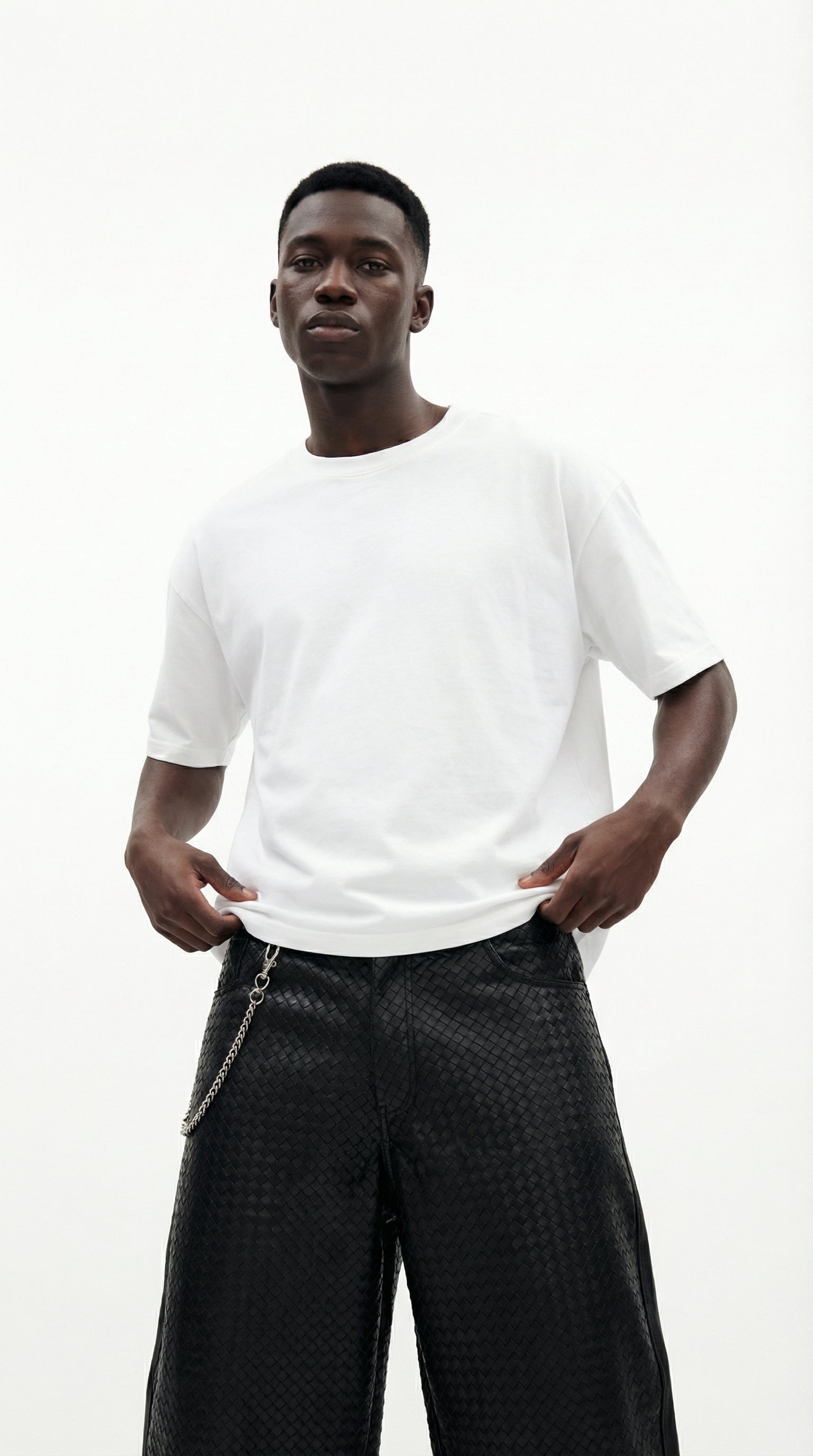 OVERSIZE WHITE HALF-SLEEVE T-SHIRT