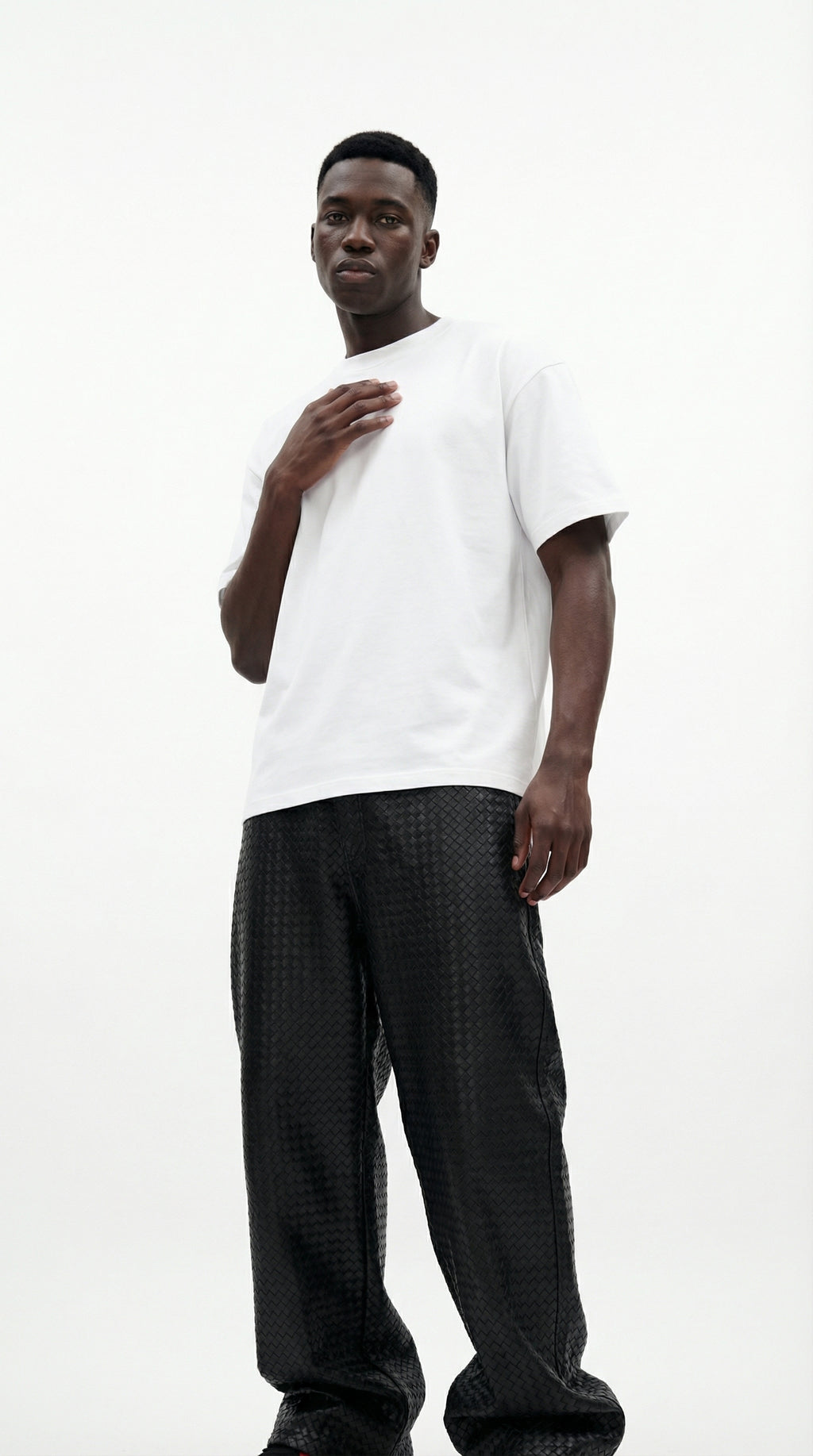 OVERSIZE WHITE HALF-SLEEVE T-SHIRT