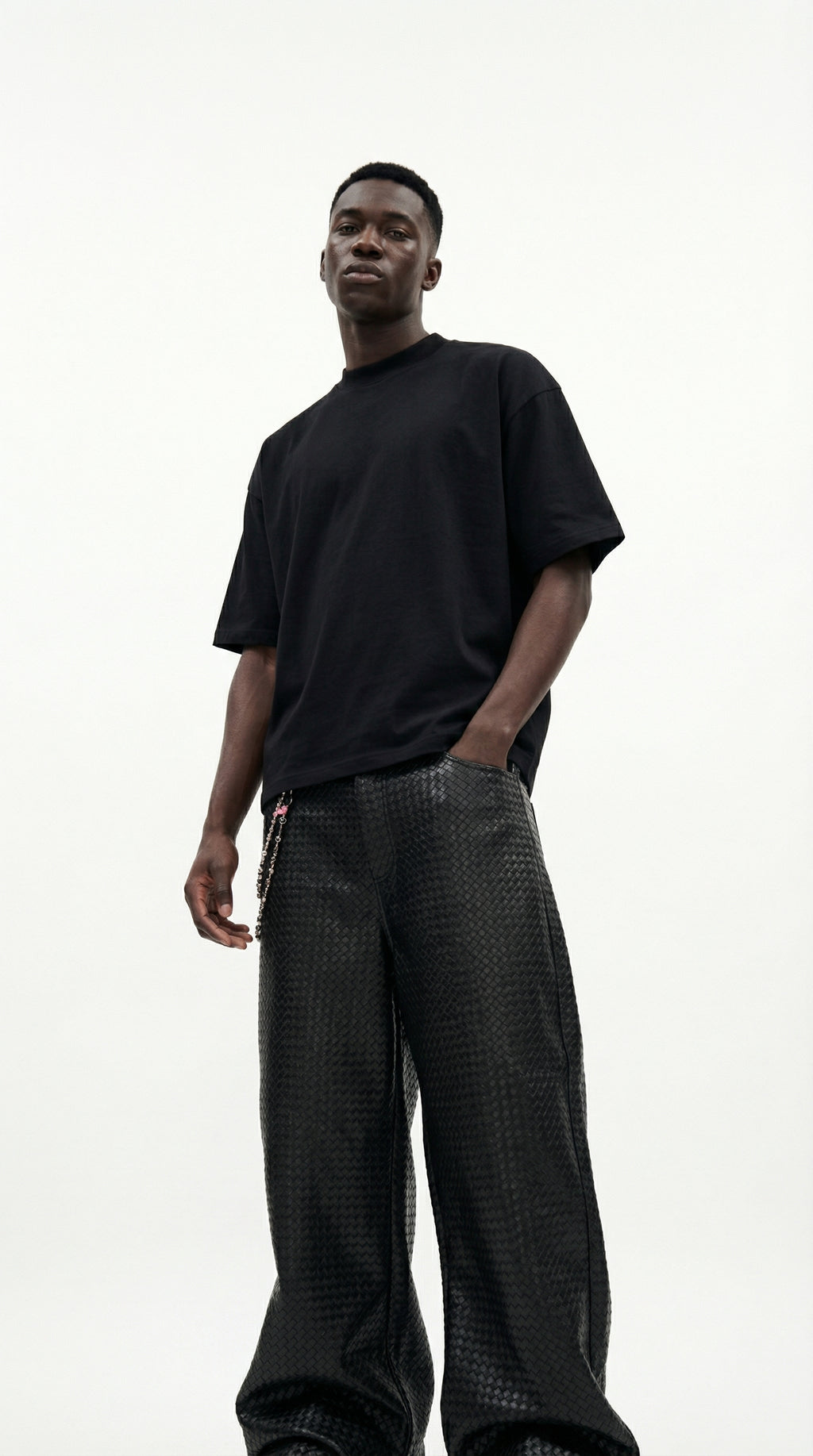 OVERSIZE BLACK HALF-SLEEVE T-SHIRT