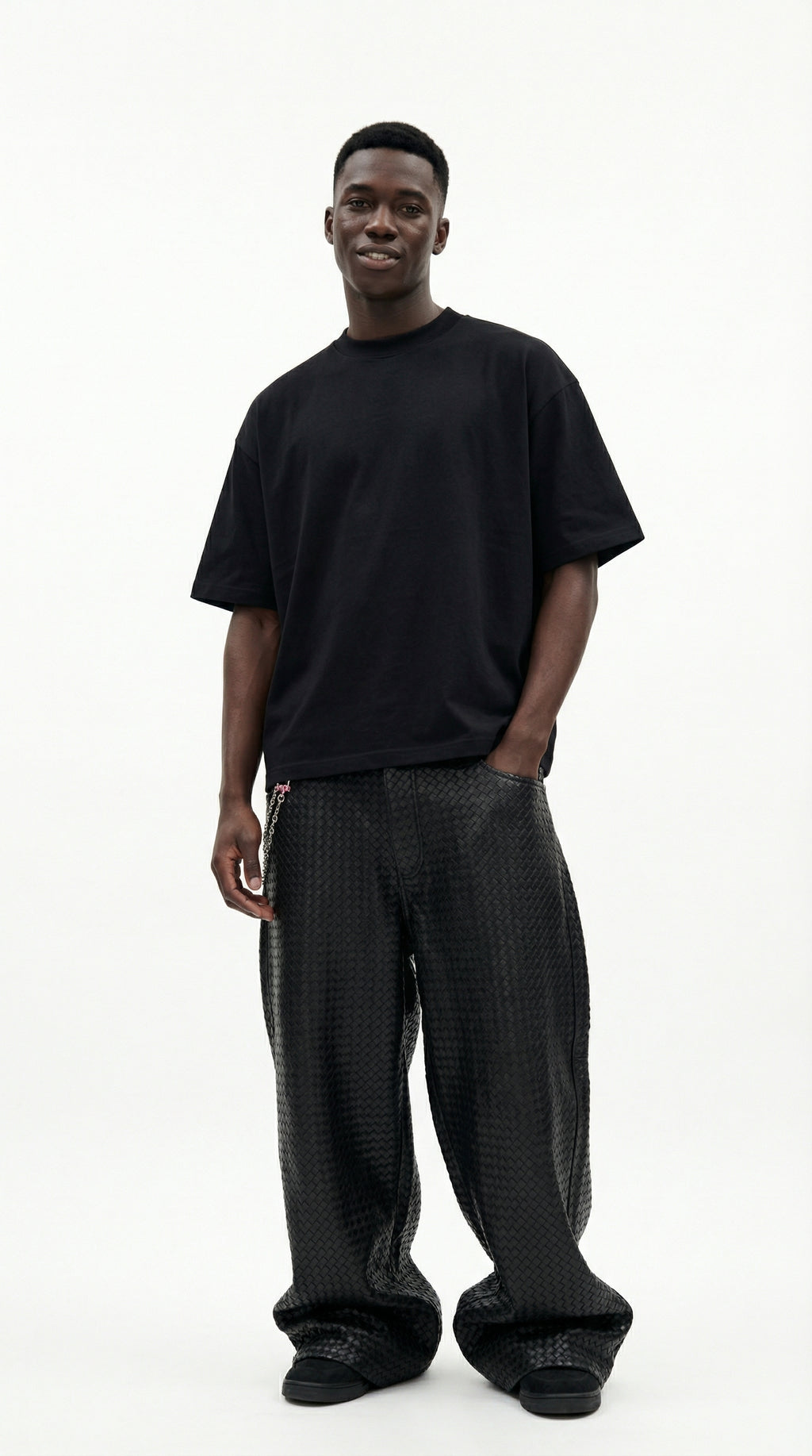 OVERSIZE BLACK HALF-SLEEVE T-SHIRT